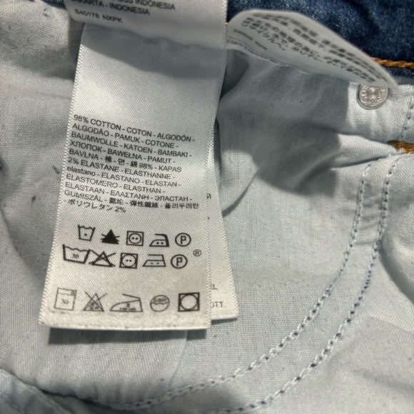 LEVI’S Sz 24W Wedgie  Skinny Chewed Hem Button Fly Mid-Washer High Rise Jeans - Picture 11 of 12